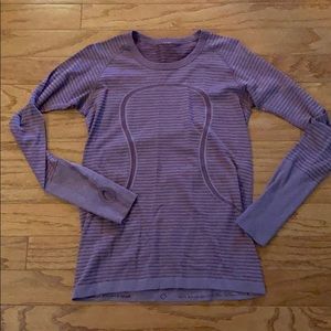 EUC Lululemon Active Top